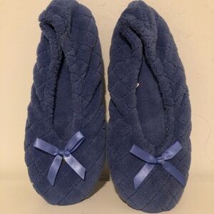 Isotoner Plush Blue Quilted Slipper Flats with Satin Bows